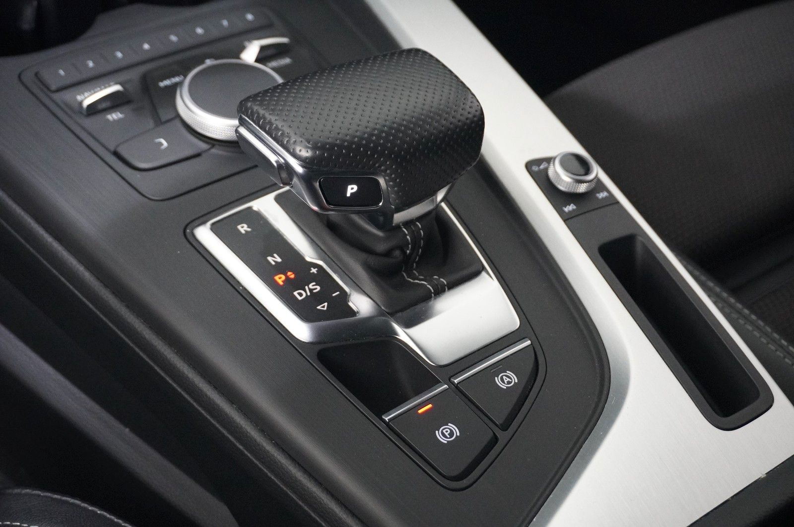 Fahrzeugabbildung Audi A5 Sportback 2.0 QUATTRO S-LINE NAVI/LED/SHZ/AHK