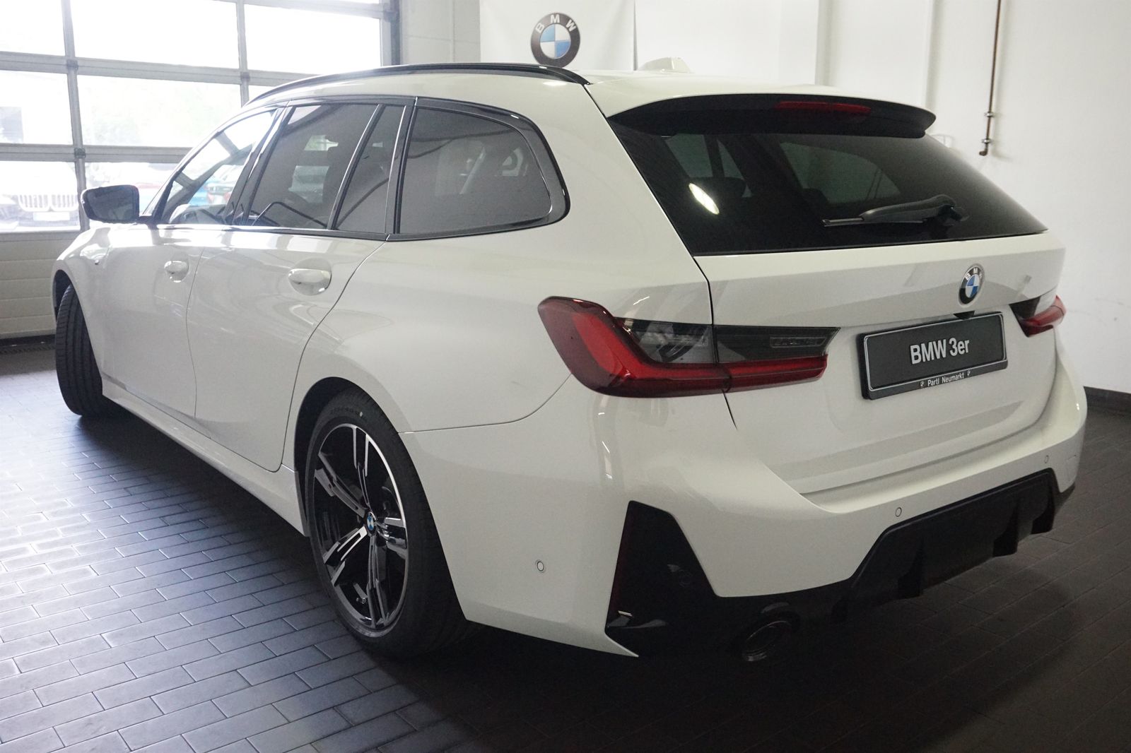 BMW 320d M-Sport NAVI adapLED AHK HUD ACC RFK foto 3