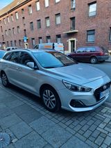 Hyundai i30 1.4 T-GDI Style DCT Style - Hyundai i30 mit Benzin-Antrieb: Silber, Kombi