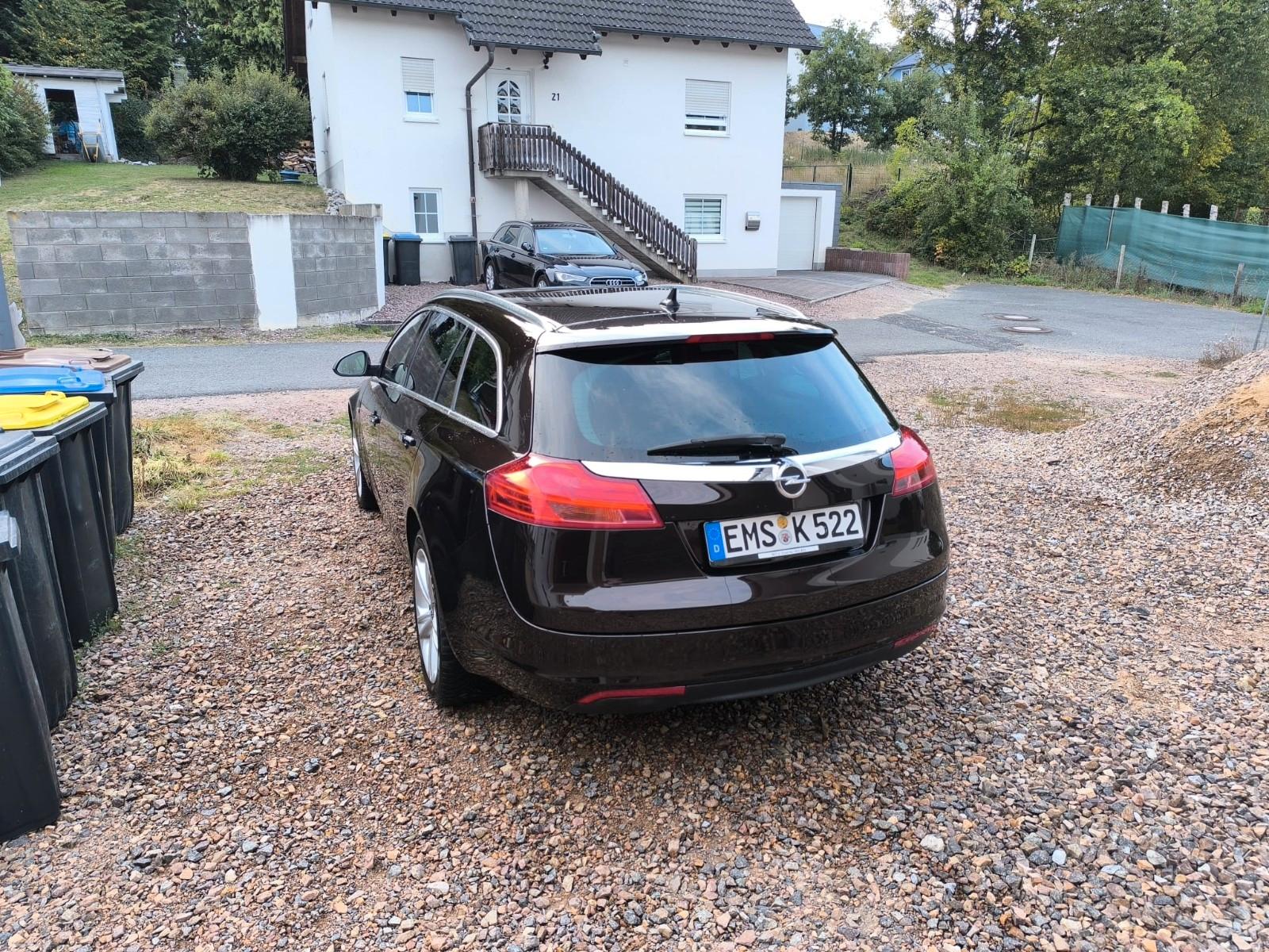 Opel Insignia 2012 — interior
