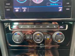 Fahrzeugabbildung Volkswagen Golf VII 1.4 TSI Sound Navi PDC App-Connect SHZ