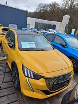 Peugeot 208 e- GT Pack Top Glasdach AHK Autopilot... - mit Elektro-Antrieb: Kleinwagen, mit Anhängerkupplung