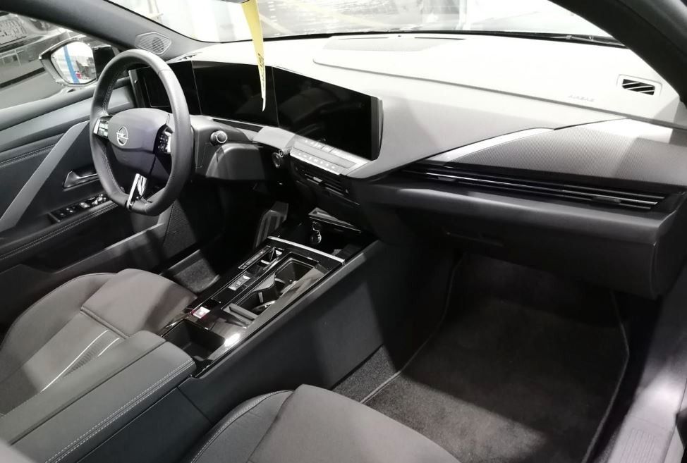 Fahrzeugabbildung Opel Astra ST 1.2T GS LINE NAVI/LED/SH/SPORT/VIRT/DAB