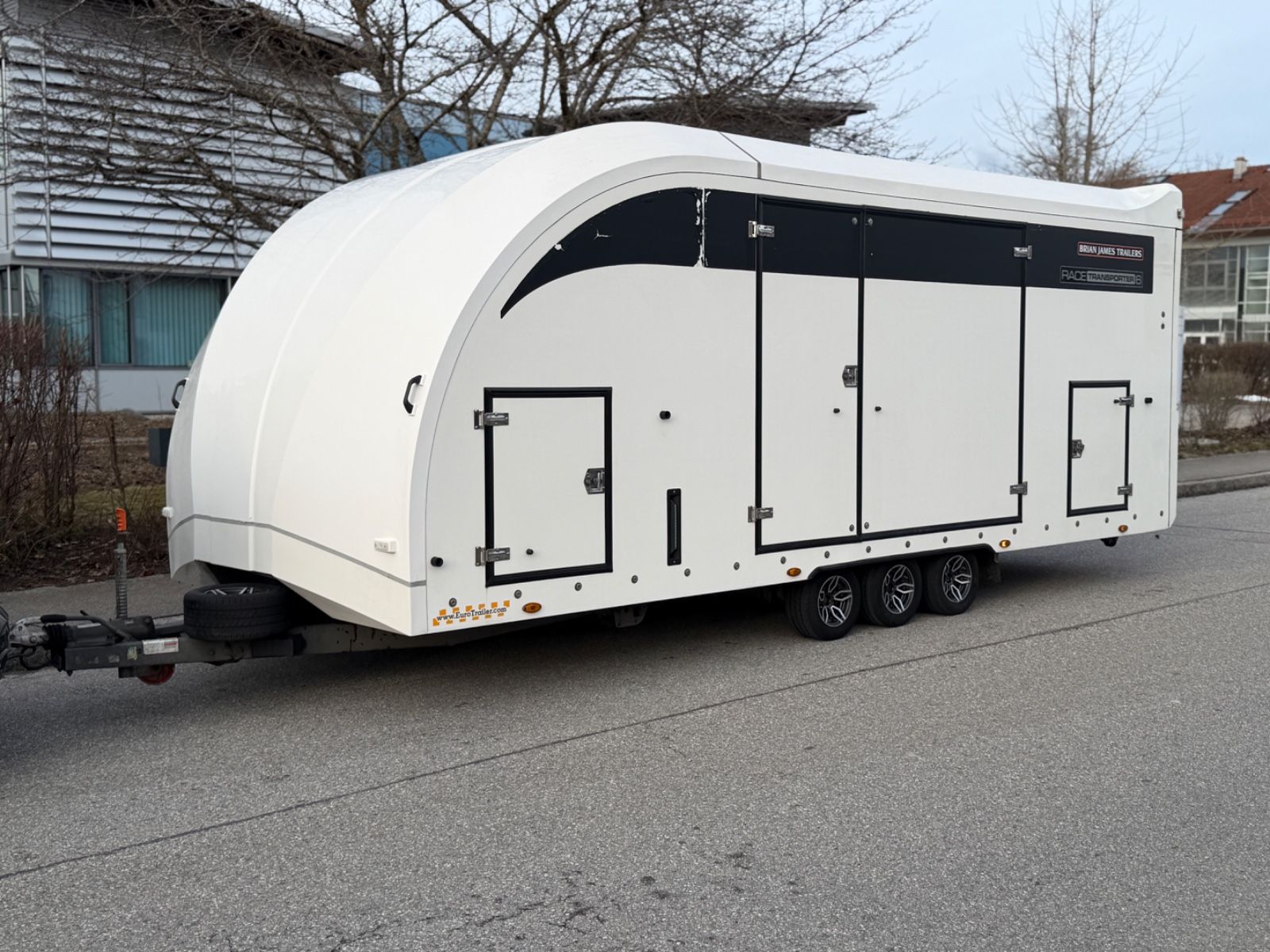 Fahrzeugabbildung Brian James Racetransporter RT6