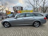 Mercedes-Benz E 220 E T-Modell E 220 CDI BlueEfficiency  AUTOM - Mercedes-Benz E 220 Cdi mit Diesel-Antrieb
