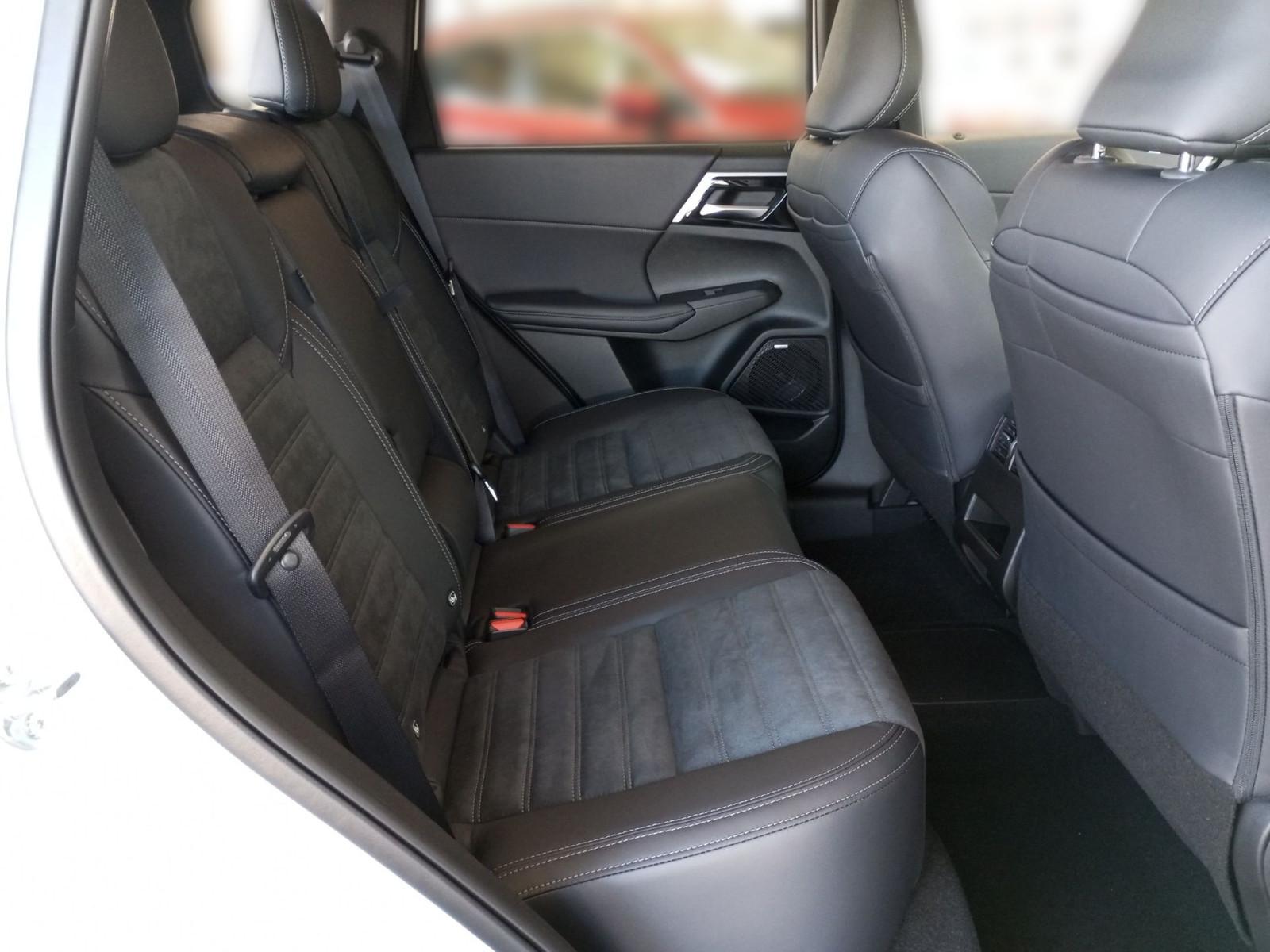 Mitsubishi Outlander PHEV Select 306 PS ACC HuD Leder