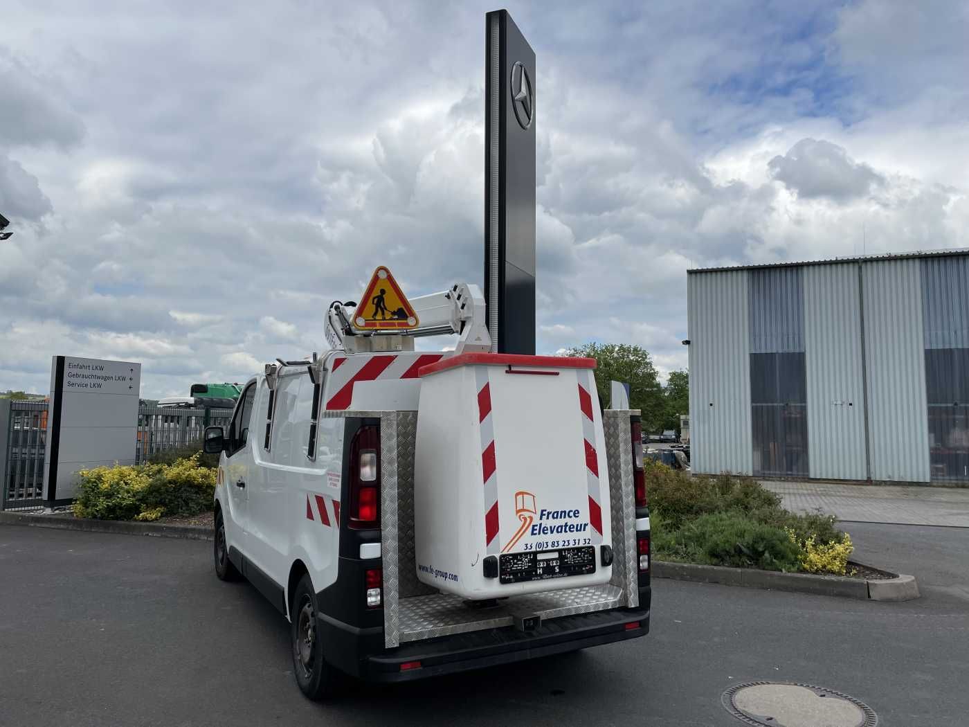 Fahrzeugabbildung Renault Trafic dCi 120 L1H1 / France Elavateur 091F 9m