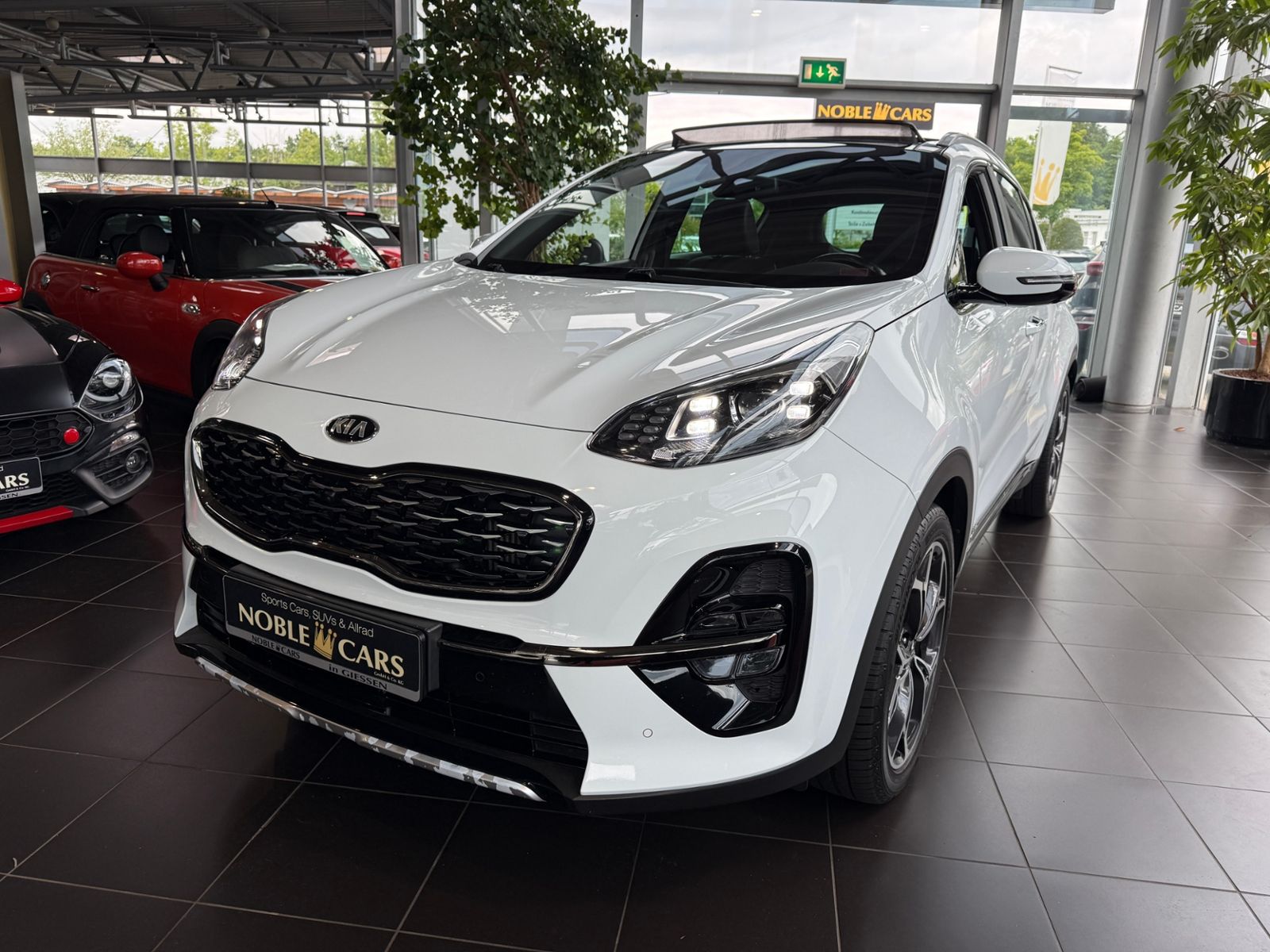 Fahrzeugabbildung Kia Sportage GT-Line 4WD PANO LED LEDER 19"