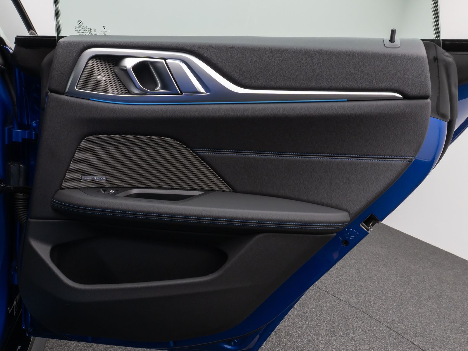 Fahrzeugabbildung BMW i4 eD40 M Sport Gran Coupè Kamera Glasdach HUD