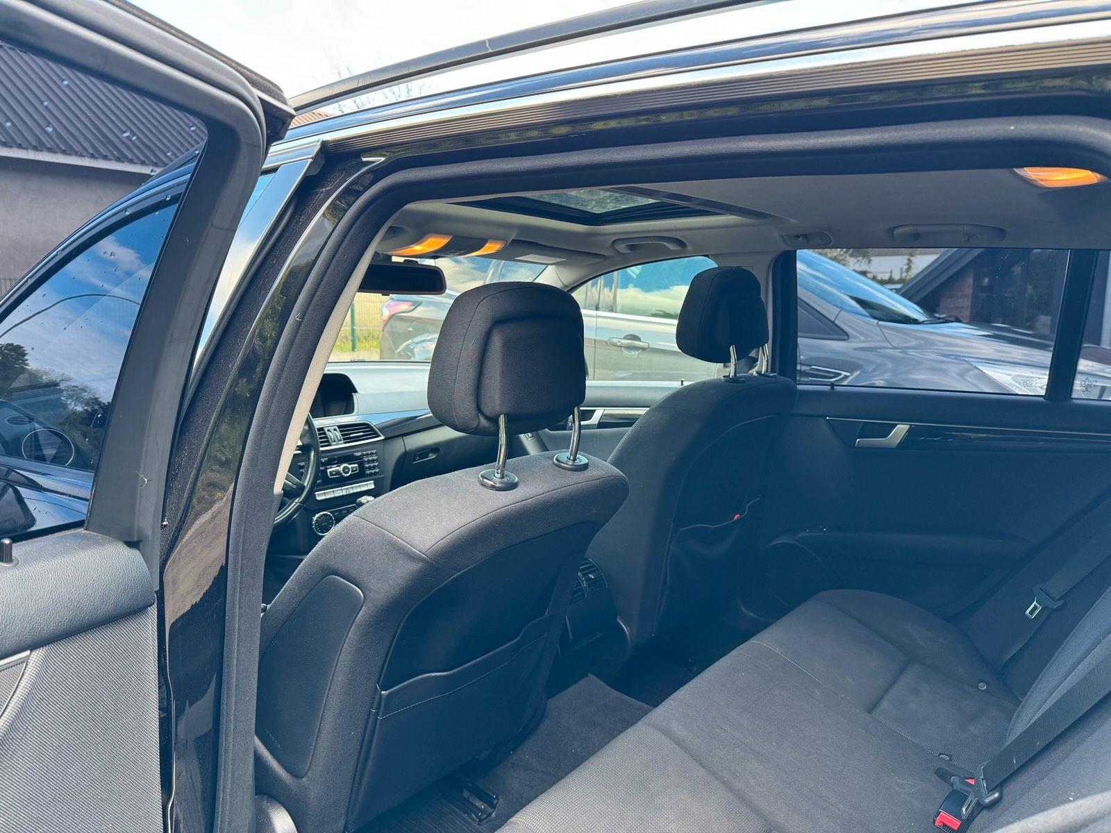 Mercedes-Benz C220 2012 — photo 10