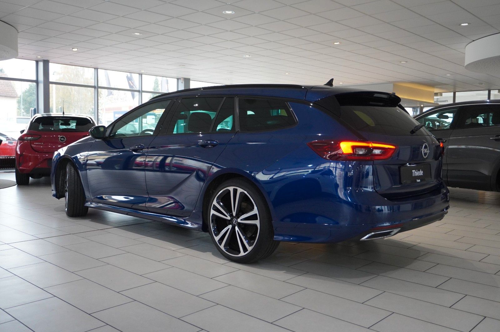 Fahrzeugabbildung Opel Insignia B ST 2.0D ULTIMATE NAVI/OPC/KAMERA/HUD