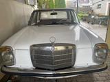 Mercedes-Benz 200 - Mercedes-Benz 200 Oldtimer mit Diesel-Antrieb