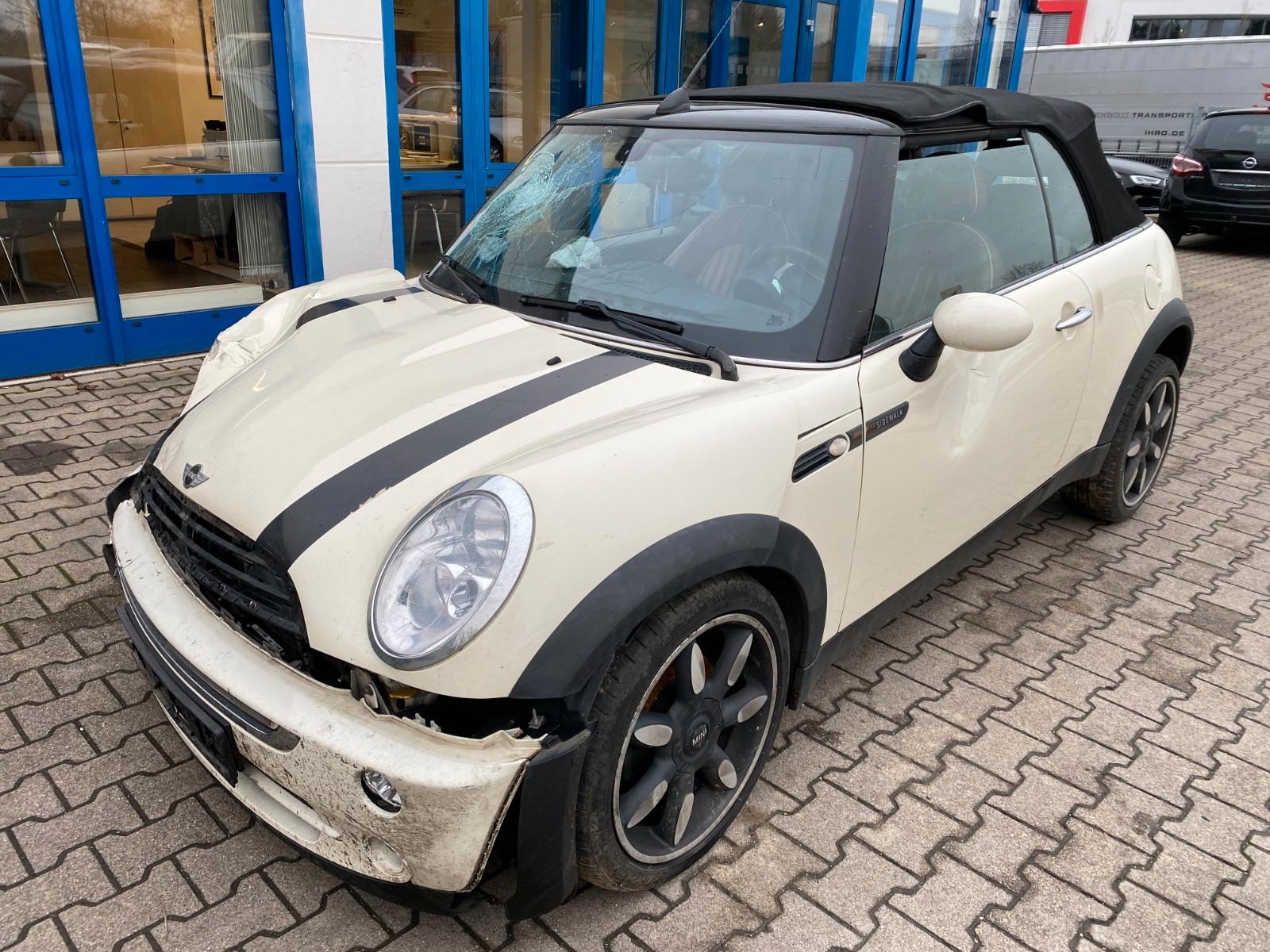 MINI ONE Cabrio Sidewalk