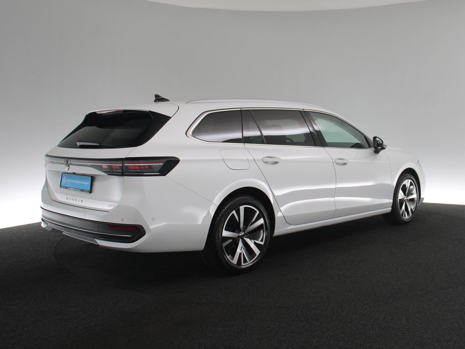 Volkswagen Passat 1.5 eTSI Business AHK 360° MATRIX-LED HUD foto 5