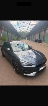 Cupra Leon 2.0 TSI 221kW VZ DSG VZ - blaue Cupra Leon