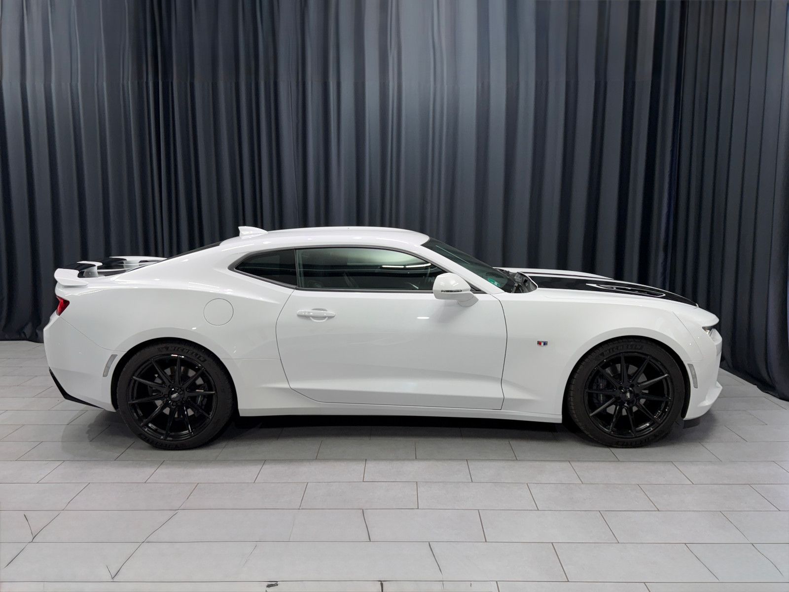 Fahrzeugabbildung Chevrolet Camaro Coupé V8|SCHALTER|RECARO|DEUTSCHES FZG|
