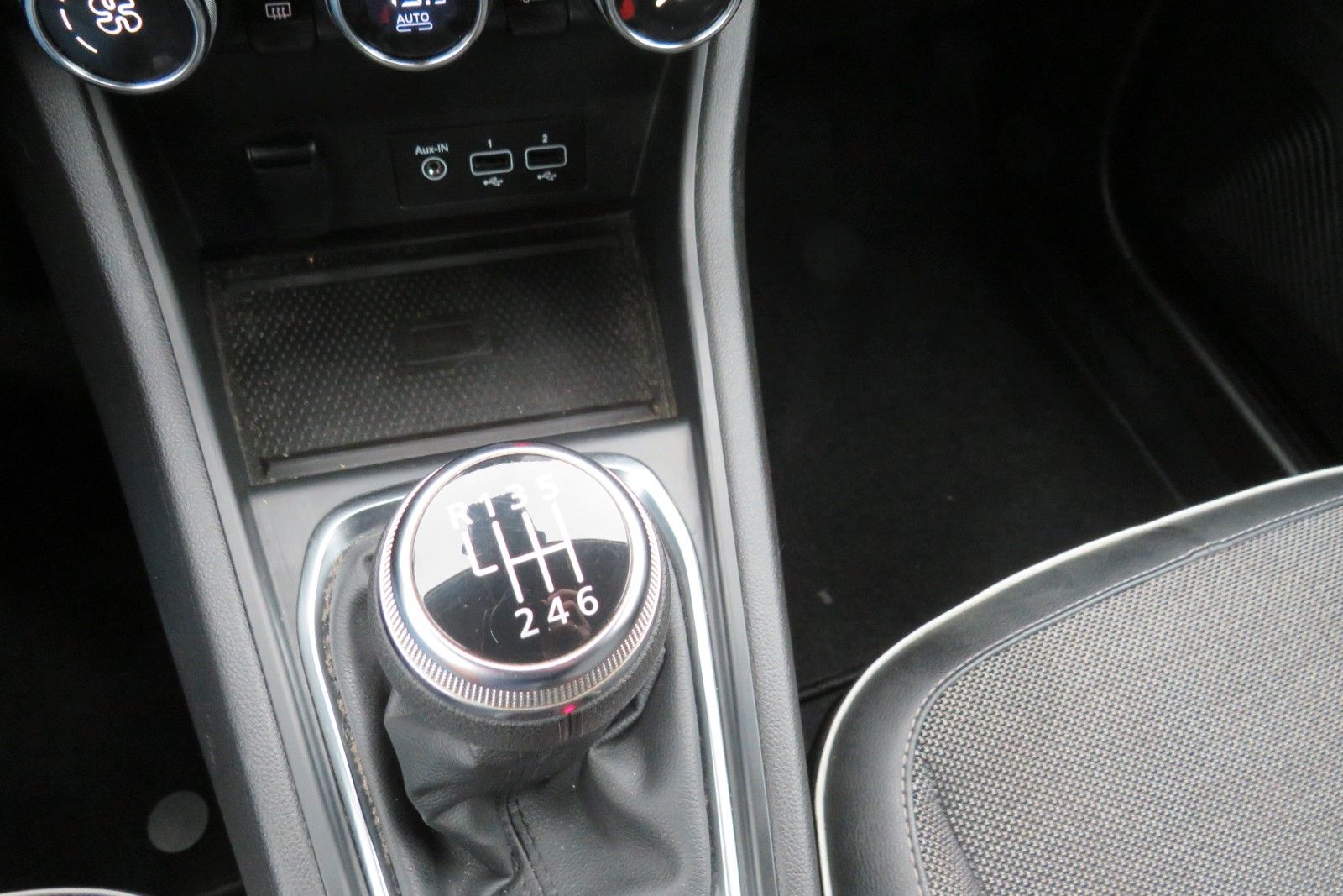Fahrzeugabbildung Renault Captur II "INTENS" AHK NAVI 18` KAMERA SITZH.