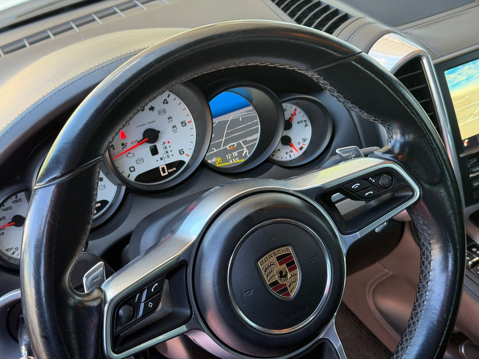Fahrzeugabbildung Porsche Cayenne /LED/S-DACH/21"ALU/NAVI/LEDER/KAMERA