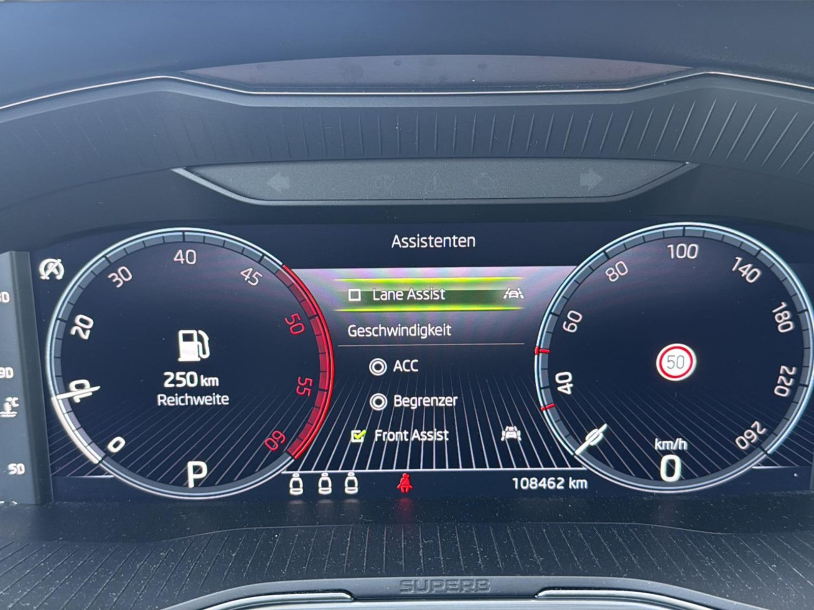 Fahrzeugabbildung SKODA Superb Combi / 1 Hd. unfallfrei