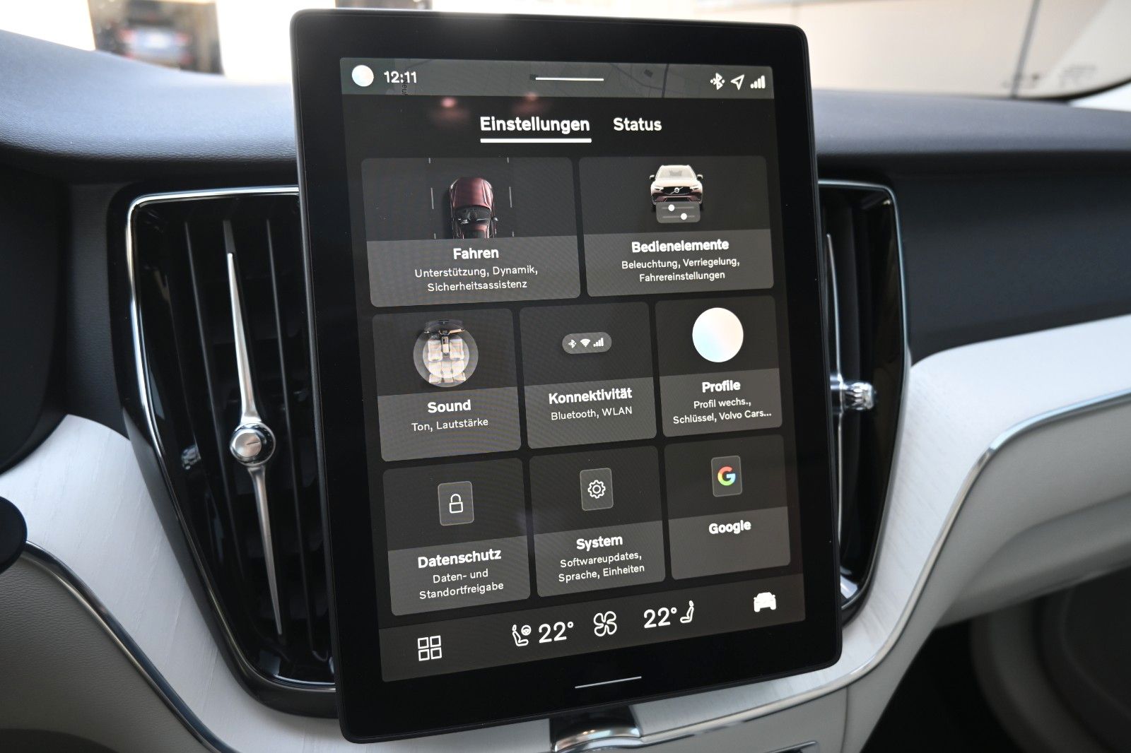 Fahrzeugabbildung Volvo XC60 B5 B AWD Plus Dark*FSHZG*PANO*360°*ACC