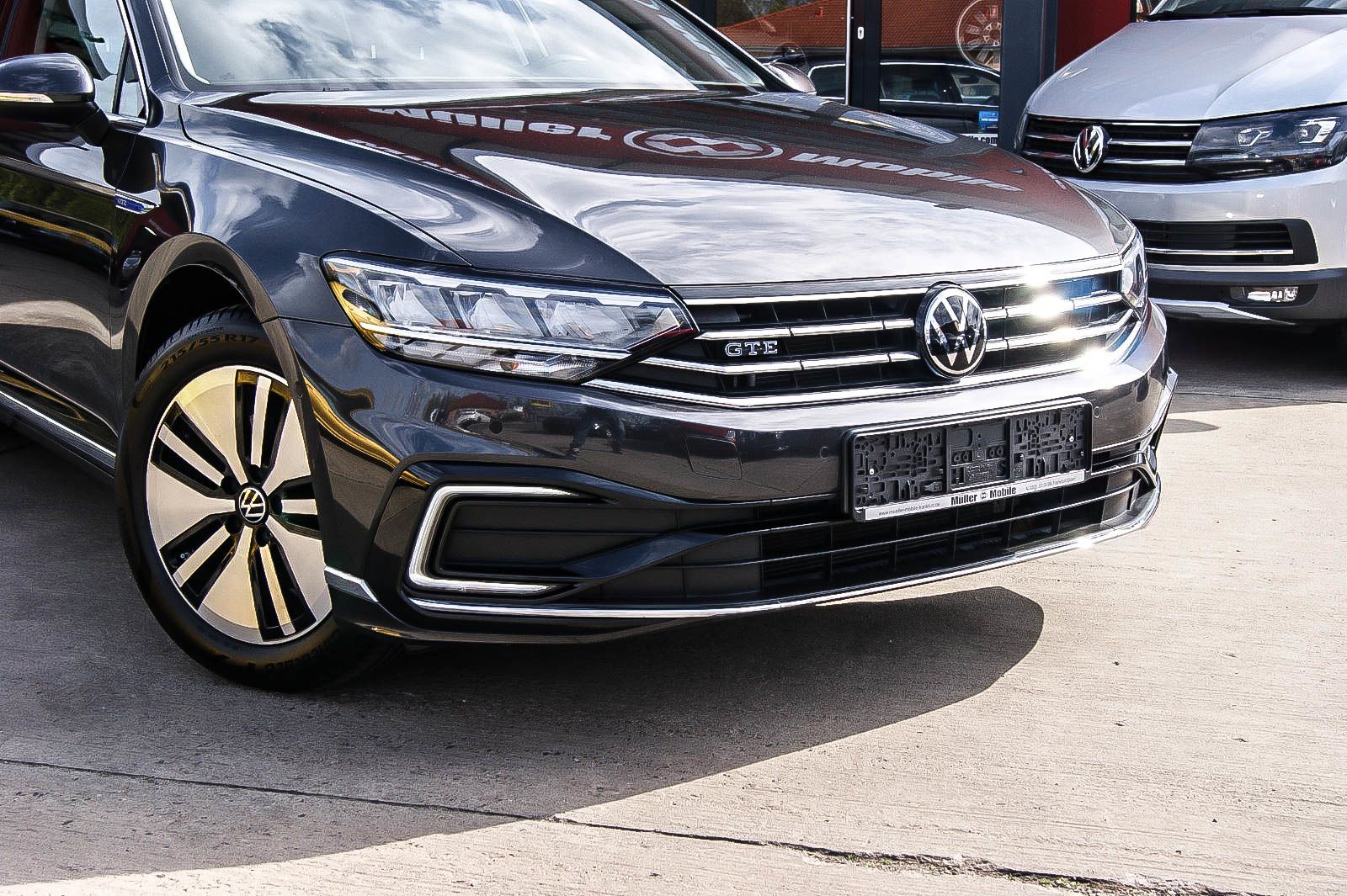 Fahrzeugabbildung Volkswagen Passat Variant GTE MATRIX-LED IQ.DRIVE ACC 1HAND