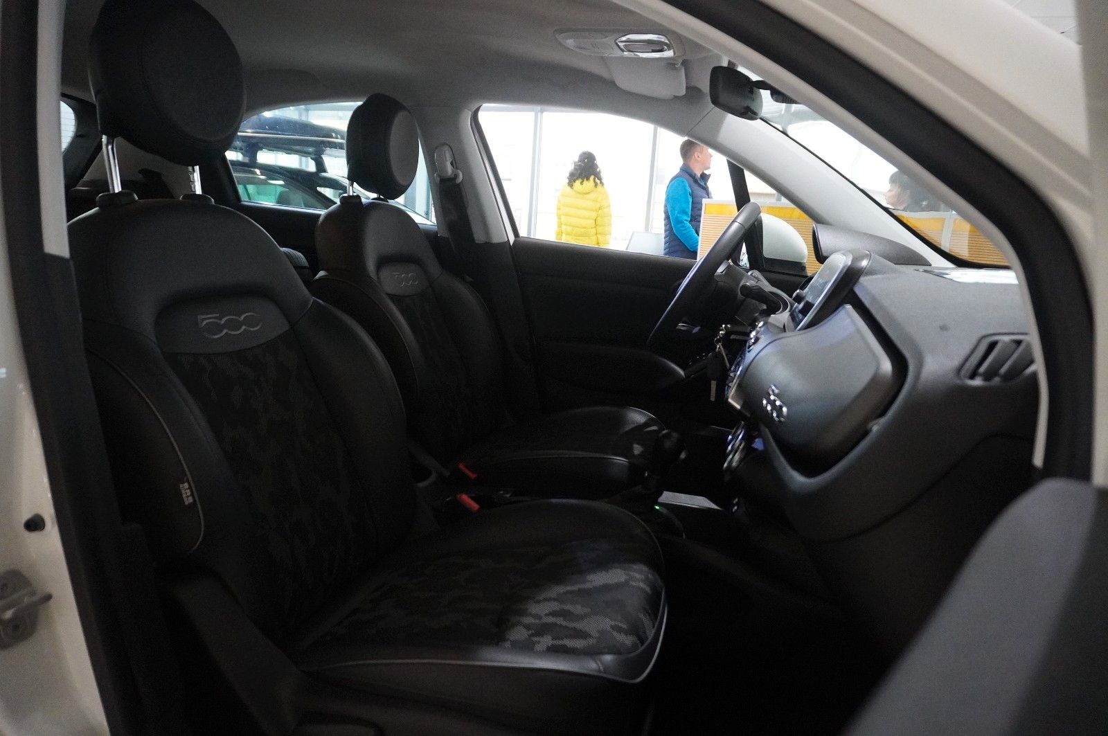 Fahrzeugabbildung Fiat 500X 1.3T CROSS DCT NAVI/LED/PDC/SPORT/TEMP/DAB+