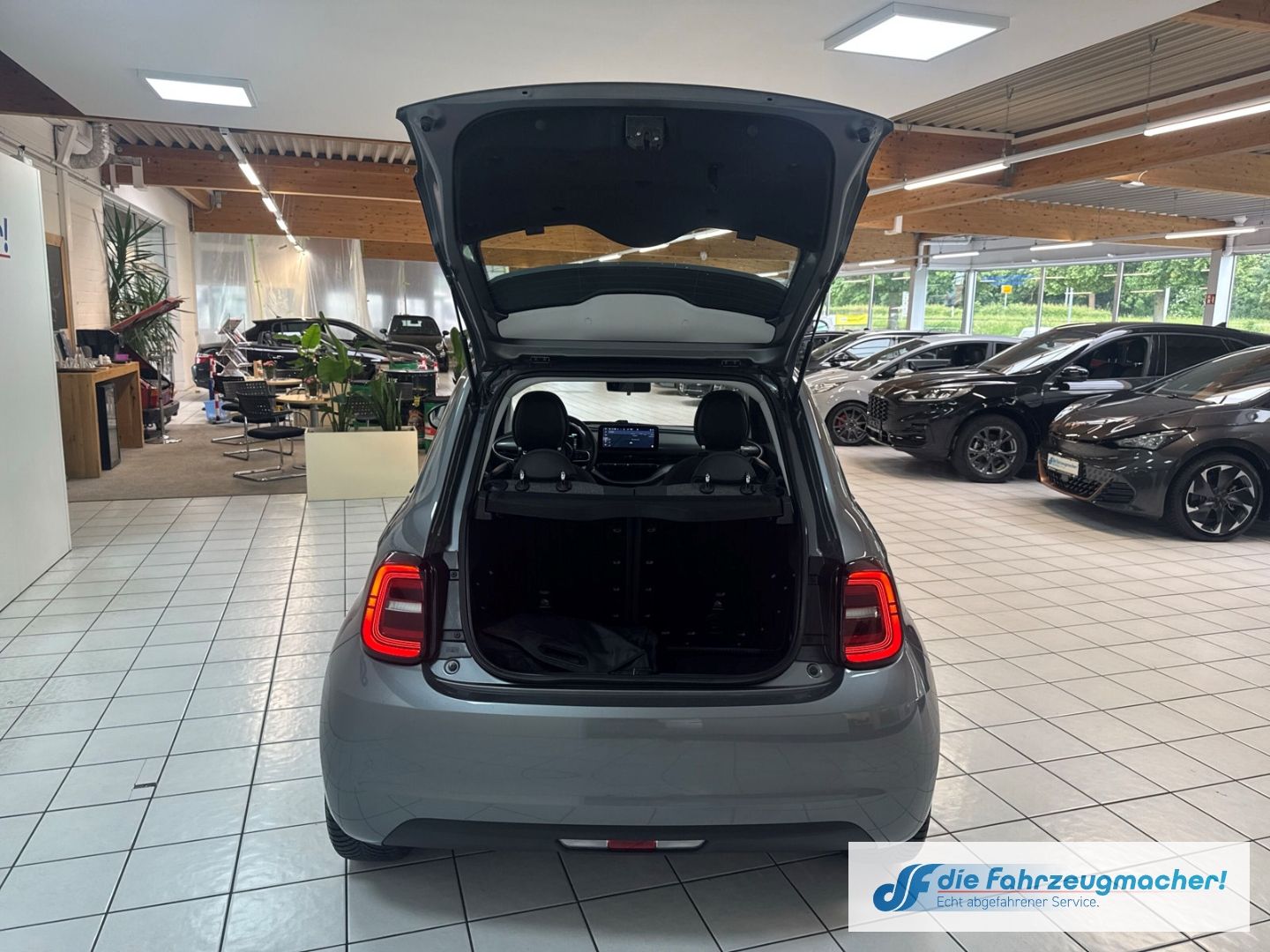Fahrzeugabbildung Fiat 500 e Icon Navi Digitales Cockpit Memory Sitze A