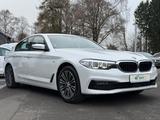 BMW 520 i Sport Line*LED*AHK*PDC*SHZ*Navi*Automatik - BMW 520: Limousine, 520i