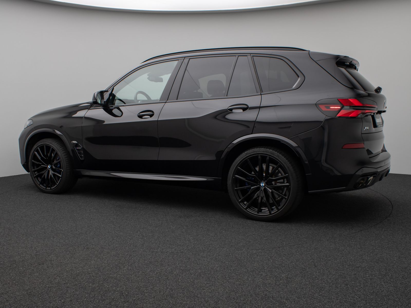 Fahrzeugabbildung BMW X5 M60i Panorama 360° B&W SoftCL Massage 22Zoll