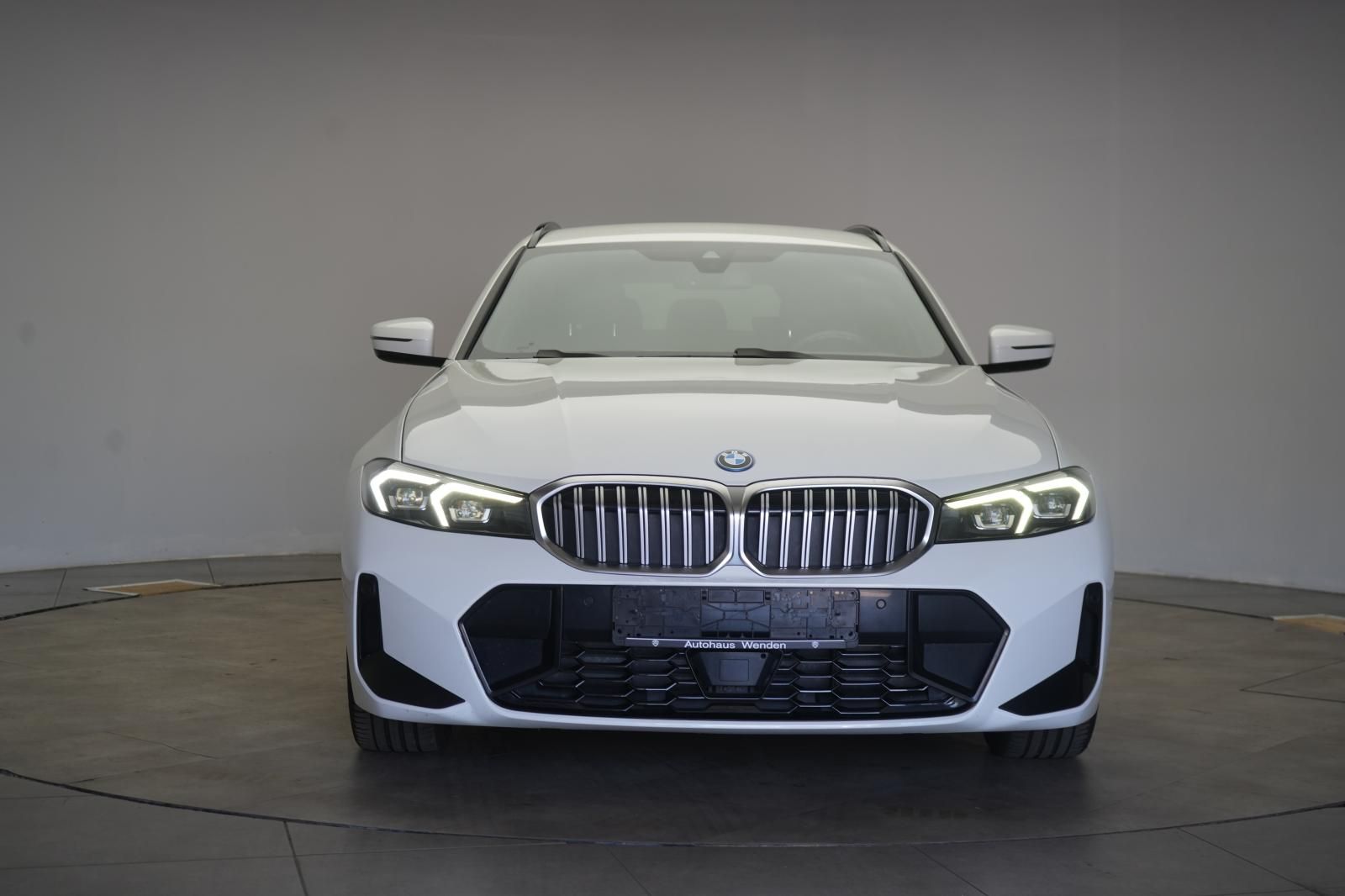 BMW 320 e Touring M Sport ACC/Kamera/H&K/Wide/Lane/S imagem 2