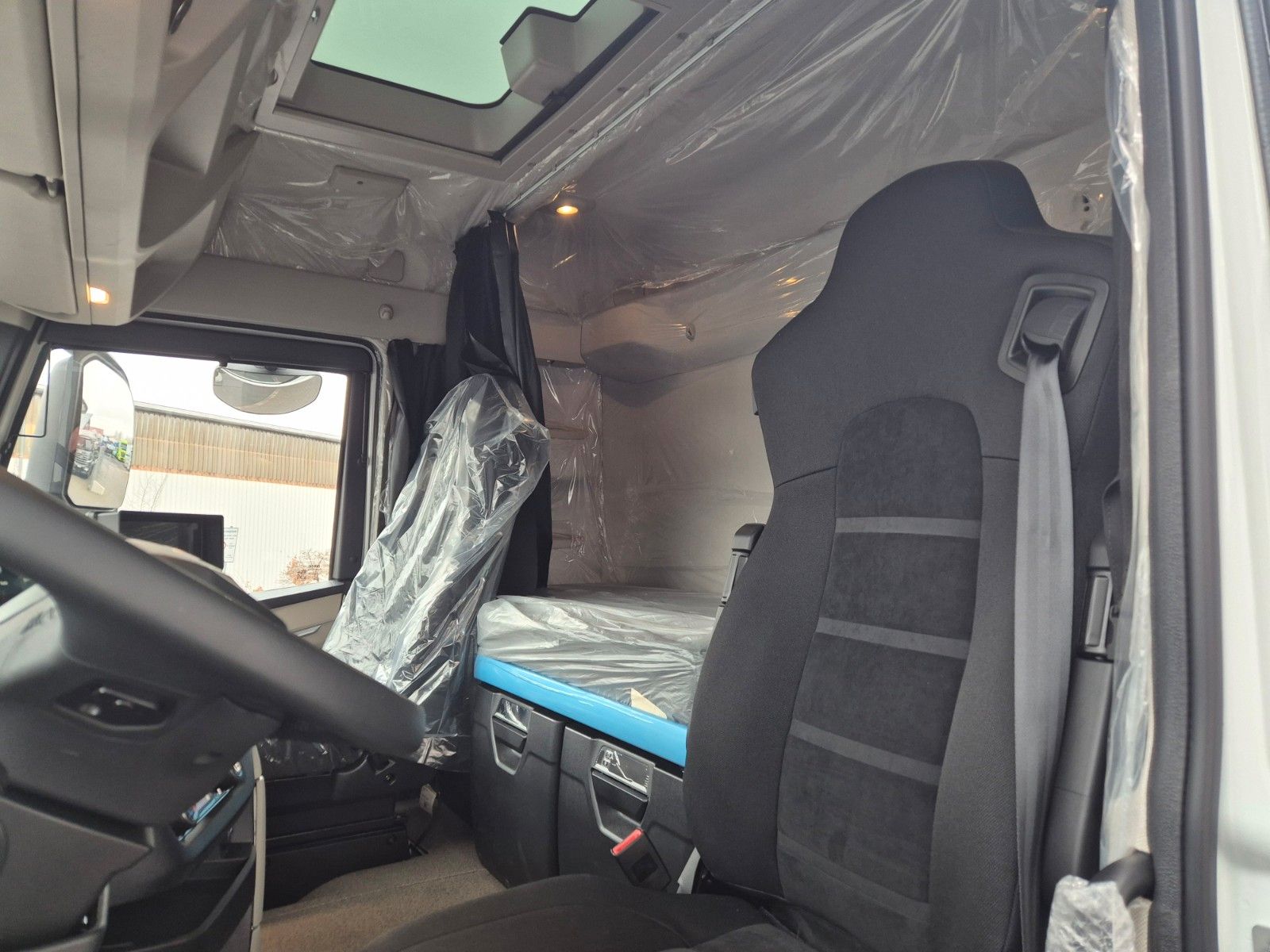 Fahrzeugabbildung Iveco AS260S50Y/FS 6x2 Böse Schwenkwand + LBW 2 x AHK