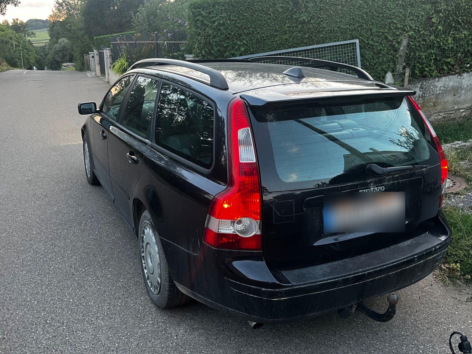 Volvo V50 2005 — engine 220 HP (162kW)