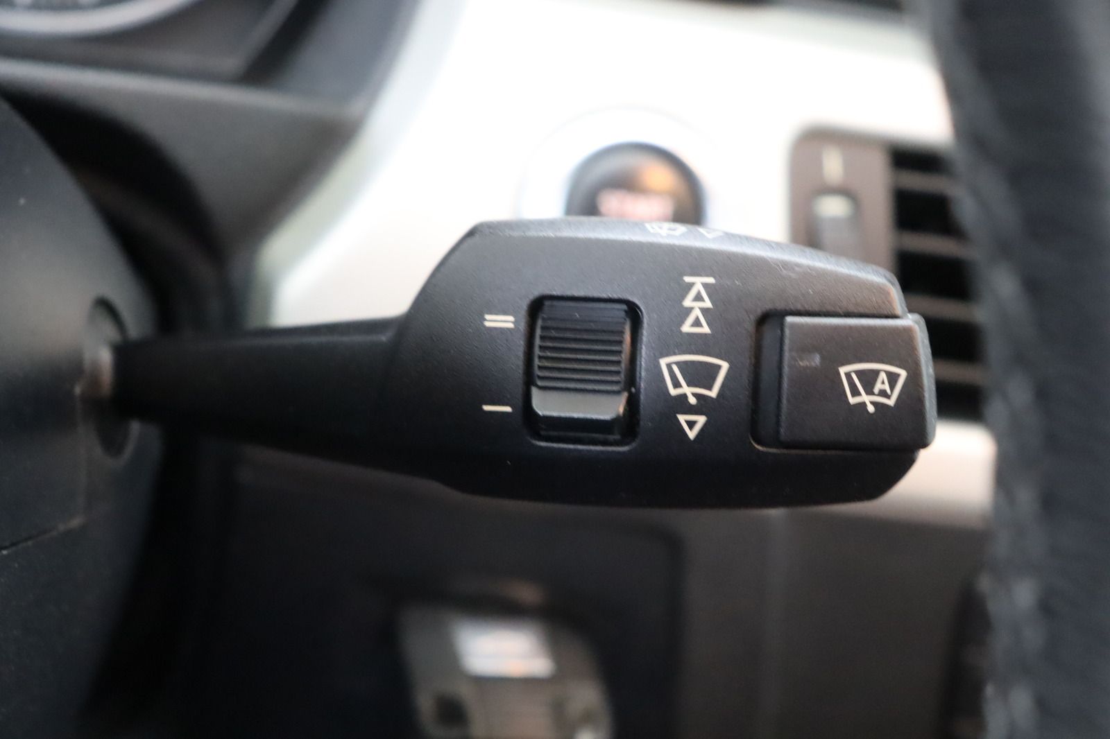 Fahrzeugabbildung BMW 325 i * Xenon * SD * Leder