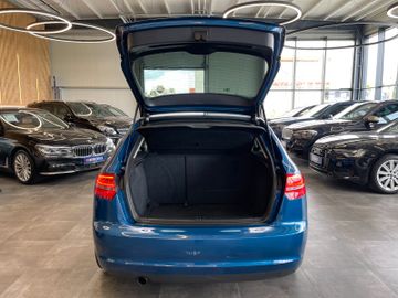 Audi A3 Sportback 1.6 Attraction *TEMPOMAT*SZHZ*KLIMA