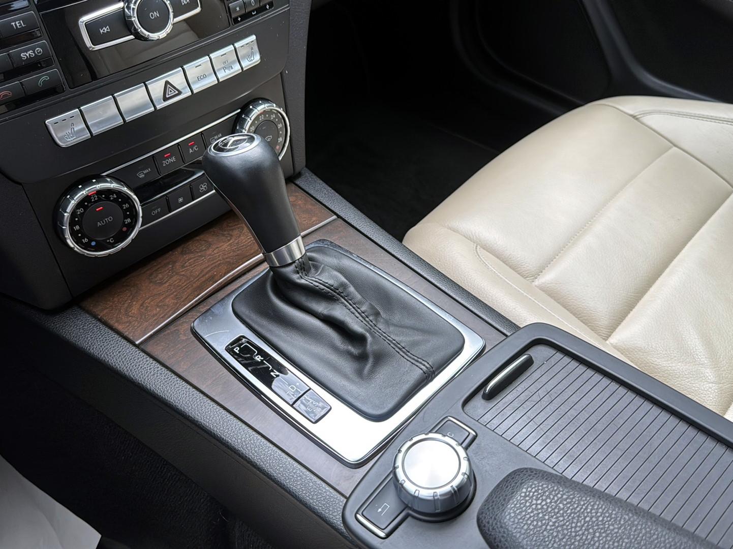 Mercedes-Benz C 180 Coupe CGI+BI-XENON+NAVI+LEDER+PDC+ALU