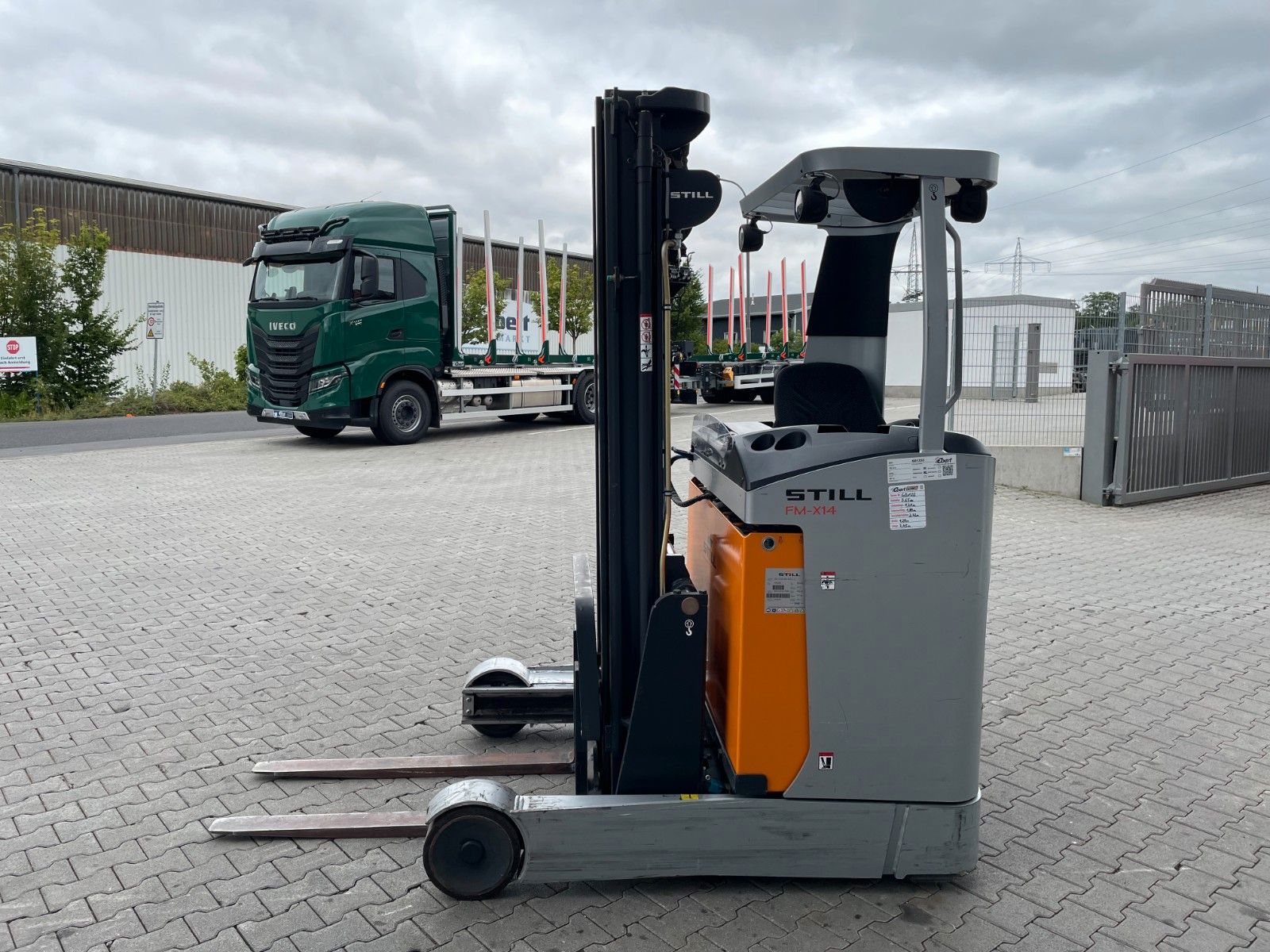 Fahrzeugabbildung Still FM-X 14 / Schubmaststapler / 451h / HH: 5.65m