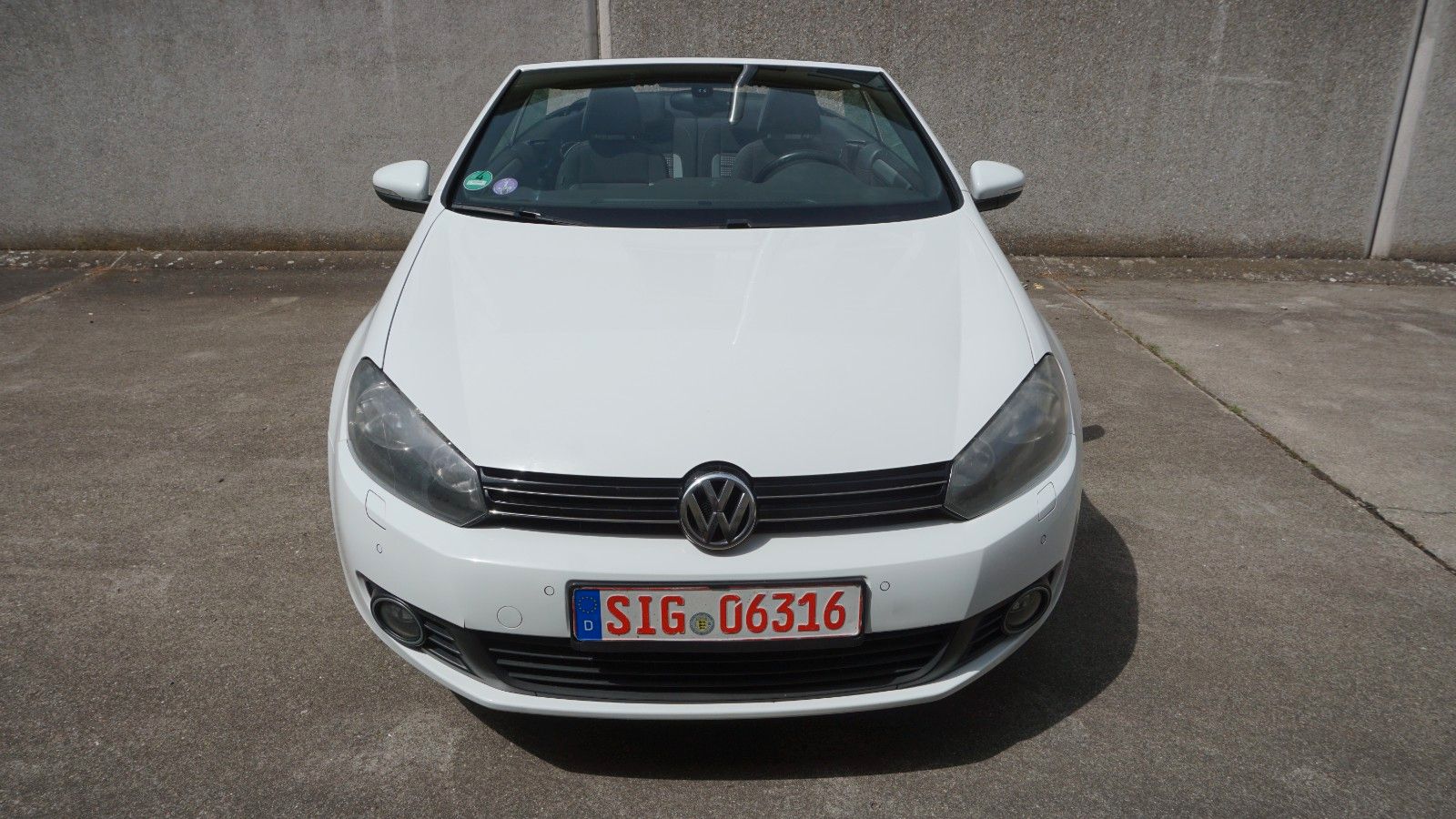 Volkswagen Golf - 1
