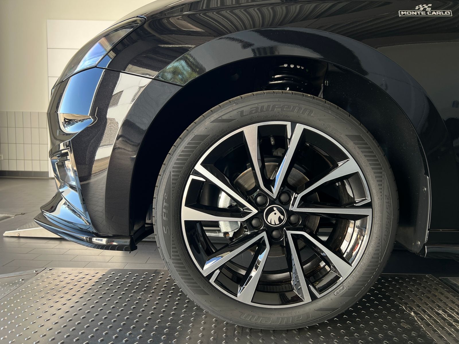 Fahrzeugabbildung SKODA Fabia Monte Carlo 1.0 TSI *LED,17"LM-Felge,Klima