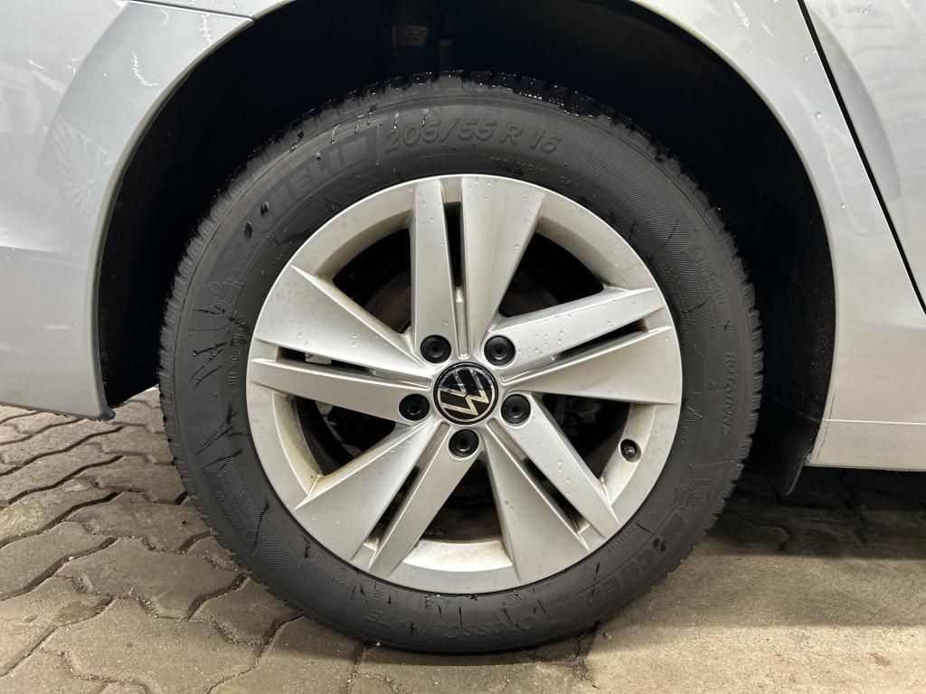 Fahrzeugabbildung Volkswagen Golf VIII Variant TDI Life DSG LED Navi AID HUD