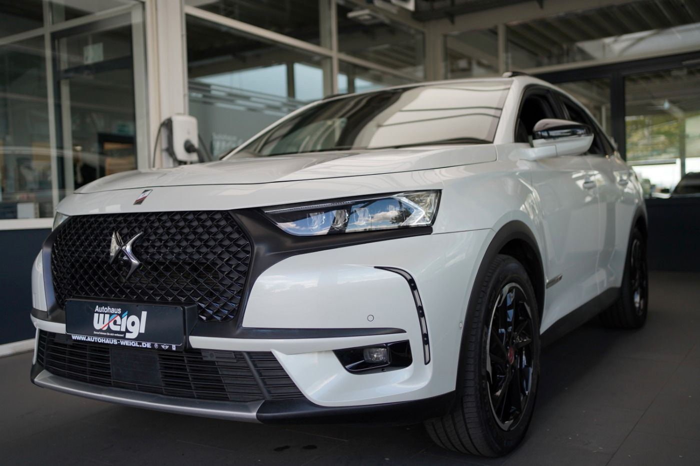 Fahrzeugabbildung DS Automobiles DS7 Crossback E-Tense 4x4 300 Anhängerkupplung