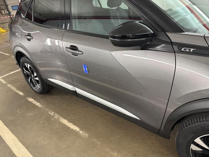 Fahrzeugabbildung Peugeot 2008 GT 1.2PURETECH NAVI KAMERA PDC ACC 1.HAND