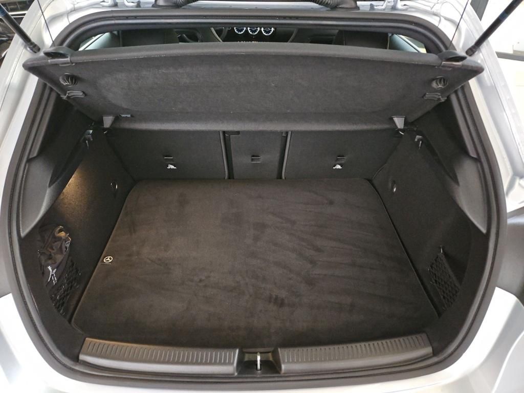 Fahrzeugabbildung Mercedes-Benz A 250 e AMG Totwi. AHK Sound 360° SHZ Ambie.