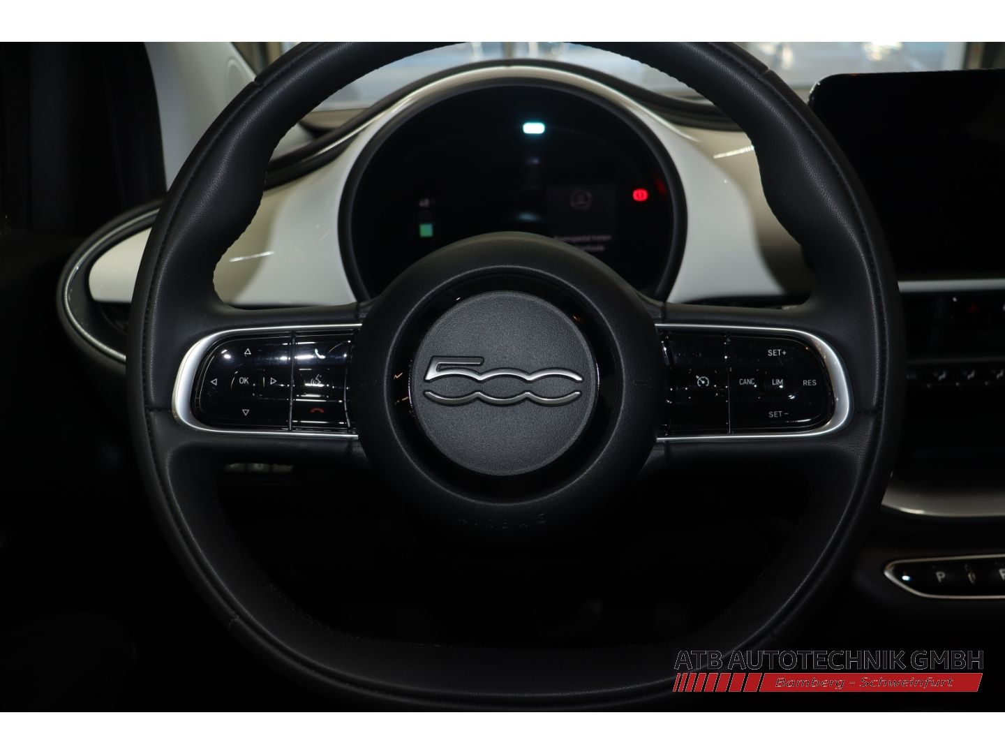 Fahrzeugabbildung Fiat 500e Cabrio 42kWh 95,7% SOH Apple CarPlay Klimaa