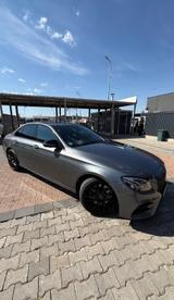 Mercedes-Benz E 400 d 4MATIC AMG-Line - Mercedes-Benz E 400 mit Diesel-Antrieb: Grau, Limousine
