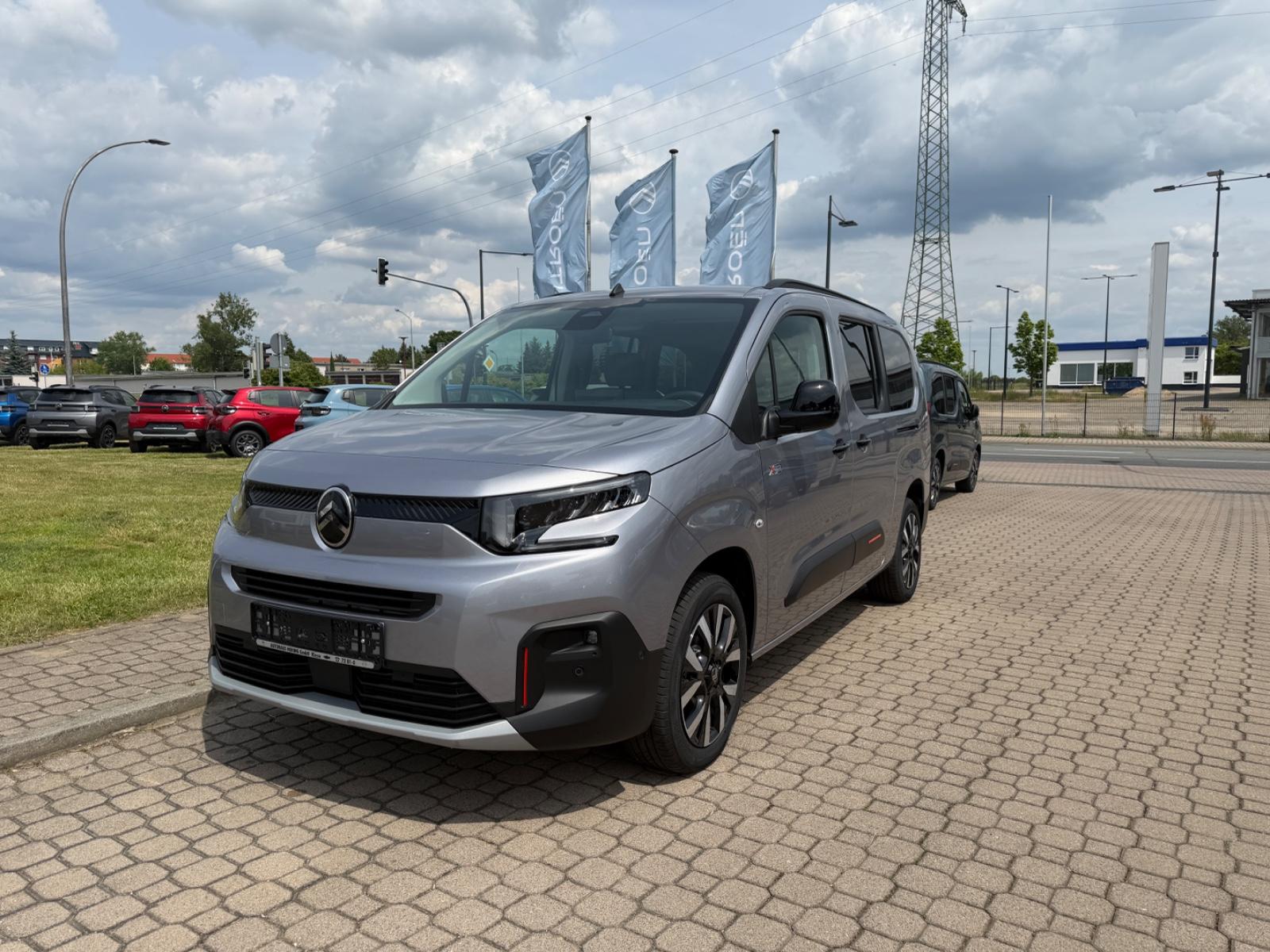 Citroën Berlingo Max XL*XTR-PAKET*LED*DAB*NAVI*SITZHEIZU