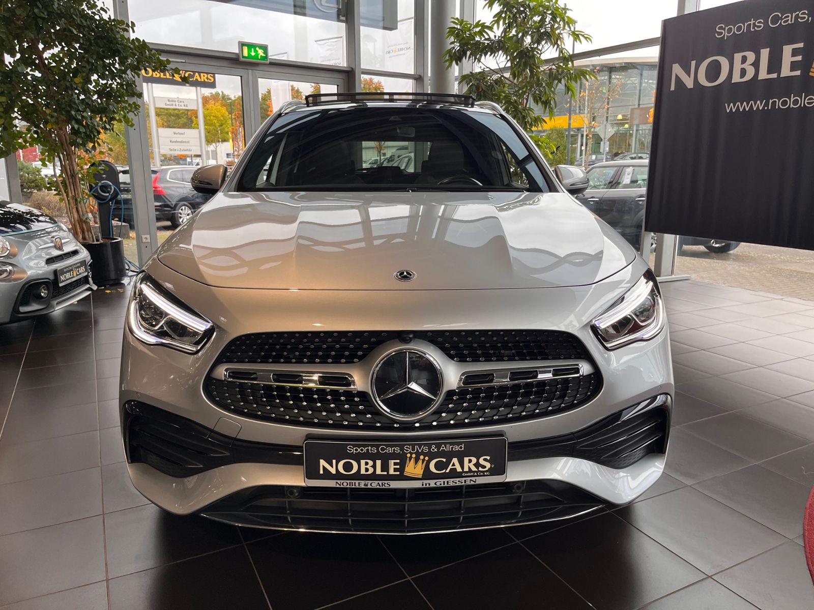 Fahrzeugabbildung Mercedes-Benz GLA 250 4Matic AMG Line PANO LED NAVI