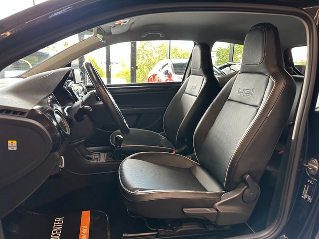 MYAUTOCENTER – Gebraucht- und Jahreswagen mit Werkstattservice in Pfaffenhofen Volkswagen up! black up! *Sitzh.*Navi*Klima*TÜV0428*