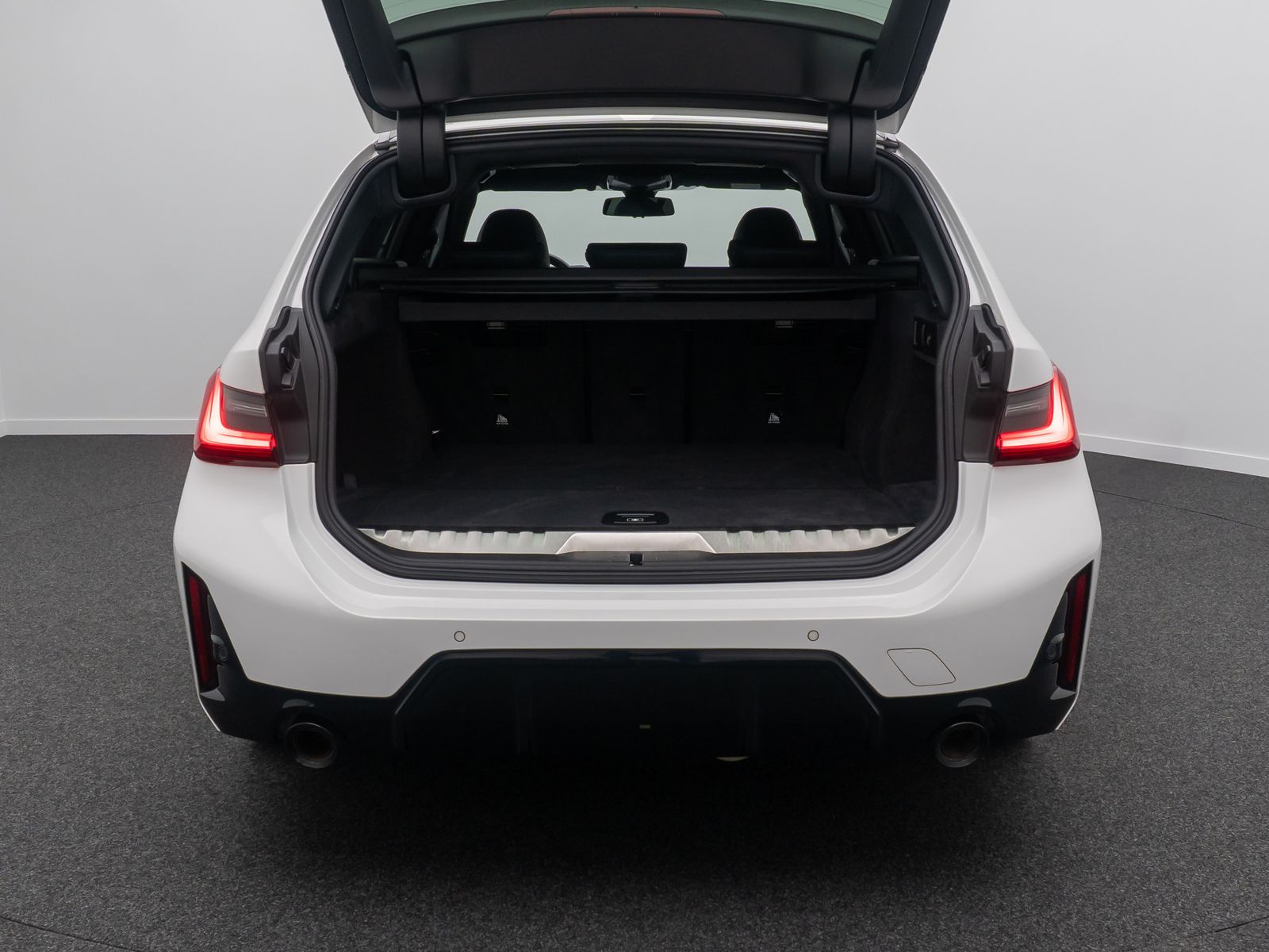 Fahrzeugabbildung BMW 330e M Sport HUD H/K DAB Kamera Alarm AHK 19Zoll