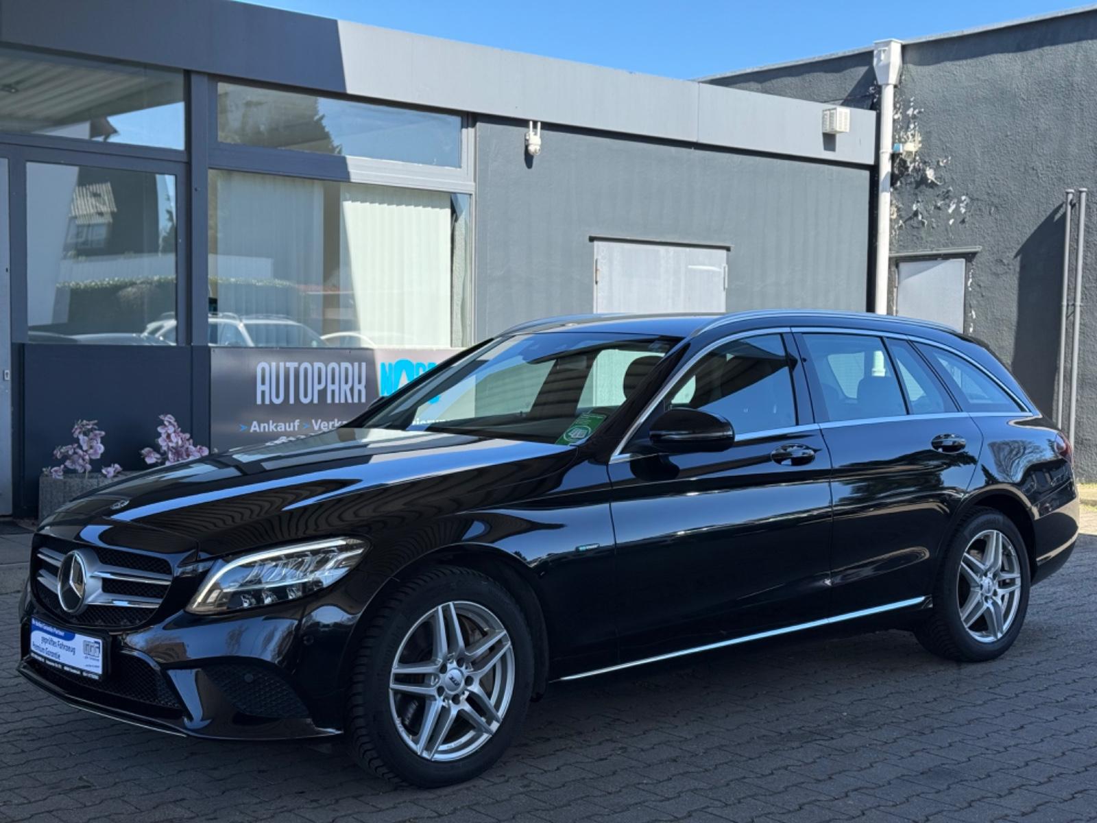 Mercedes-Benz C 300 T de KAMERA/SPURHALTE/TOTWINKEL/AHK/LED