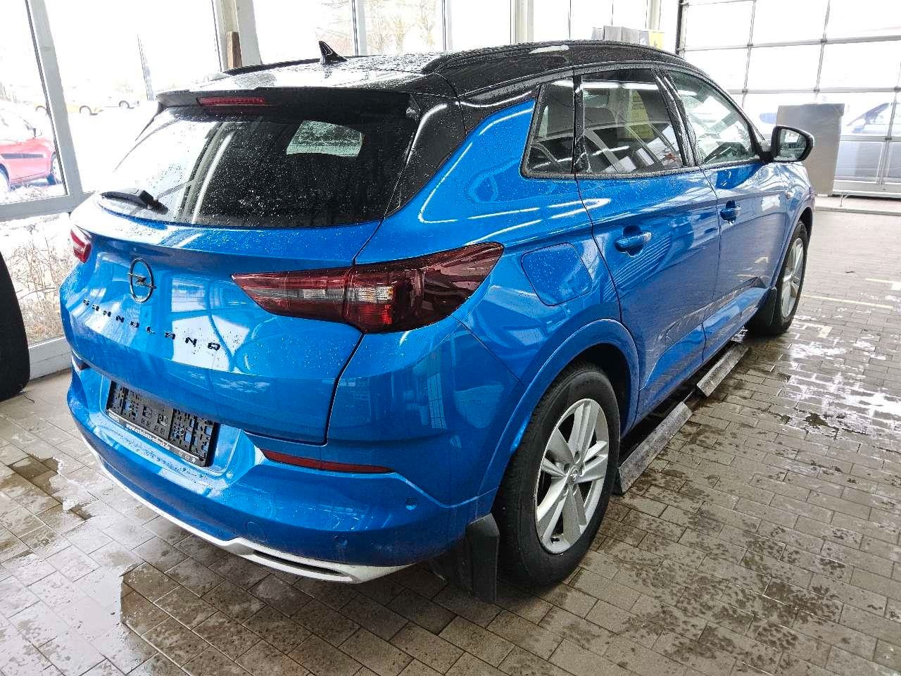 Fahrzeugabbildung Opel Grandland (X) ULTIMATE 4HYBRID NAVI/LED/360°/DAB